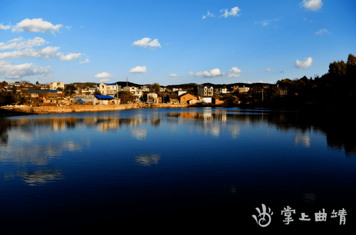 基层把穷山沟变成后花园记曲靖富源县人大代表海坪社区党总支书记魏楠