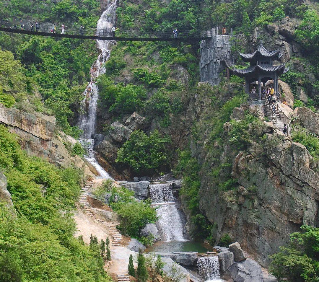 雲陽山景區位於茶陵縣,景區內峰巒疊翠,奇巖幽洞,飛瀑流泉,集秀,幽,險