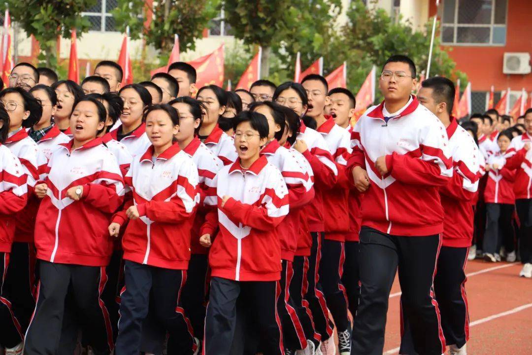 衡水十三中 | "激情跑操扬斗志,凝心聚力展风采"我校组织了高三跑操