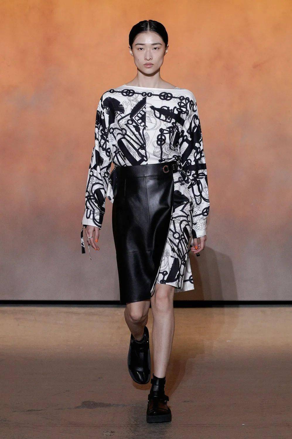 公众 把太阳光的颜色穿在身上!HERMèS(爱马仕)2022春夏全新系列发布