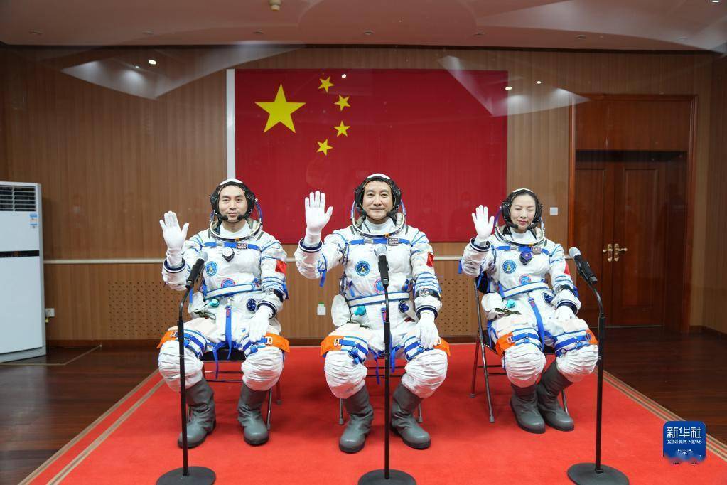 中国|月下棹神舟 星夜赴天河——神舟十三号飞天纪实