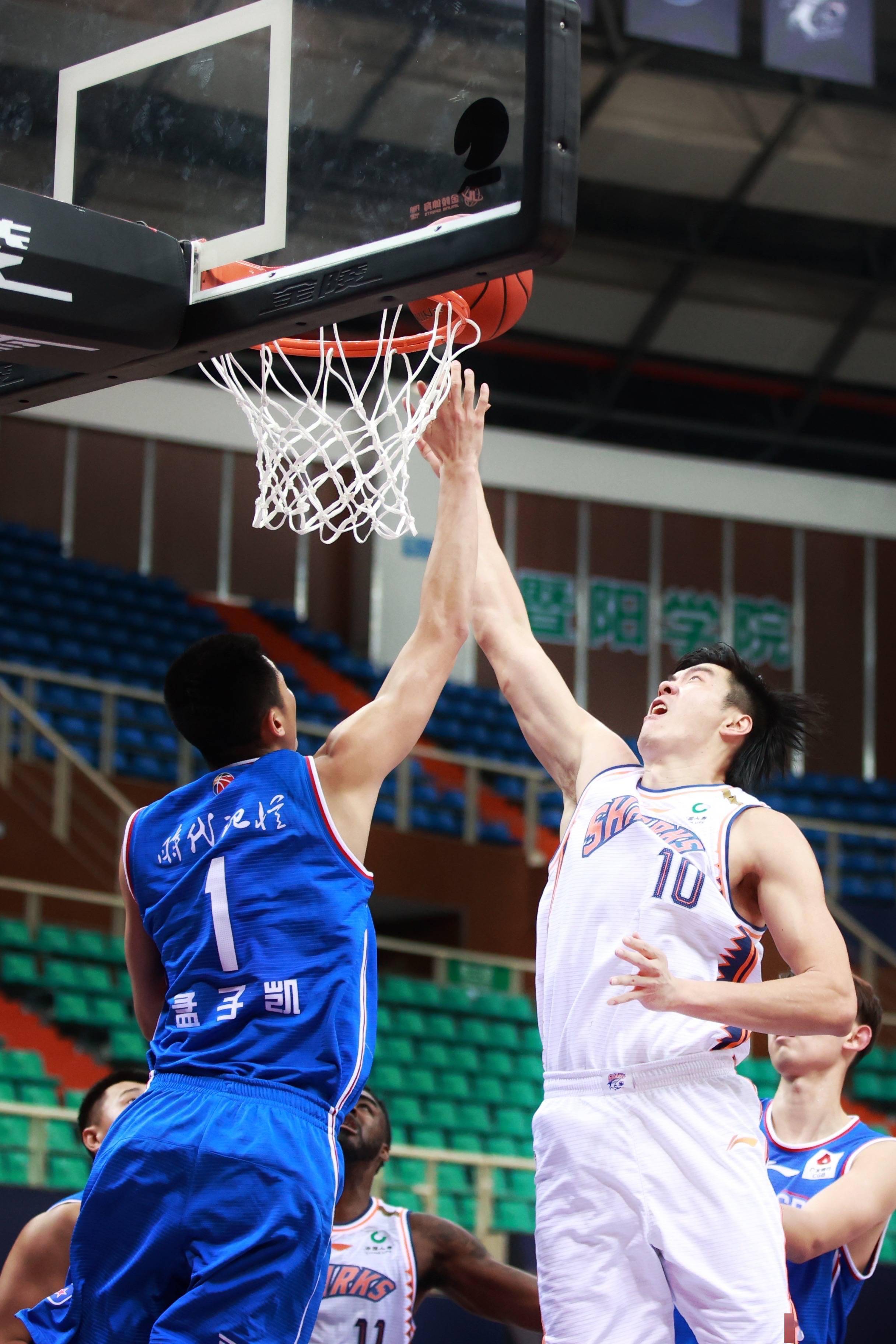 篮球——cba第一阶段:上海久事胜天津先行者