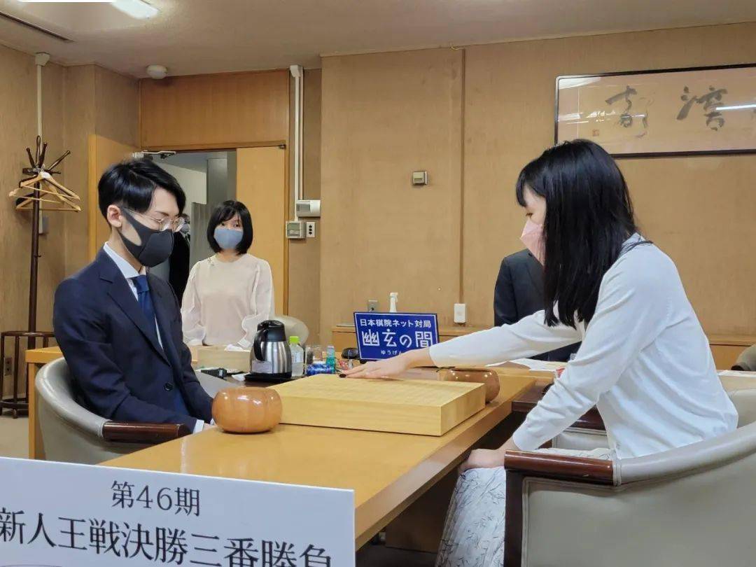 大黑马 赛文奥特曼 外柳是闻夺得新人王冠军 第46期新人王战三番棋第3局上野爱咲美vs 外柳是闻 盘棋