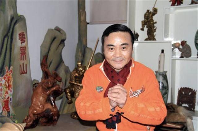 六龄童:雪藏爱徒刘建杨,助儿子六小龄童上位?其实背后另有隐情_章金莱