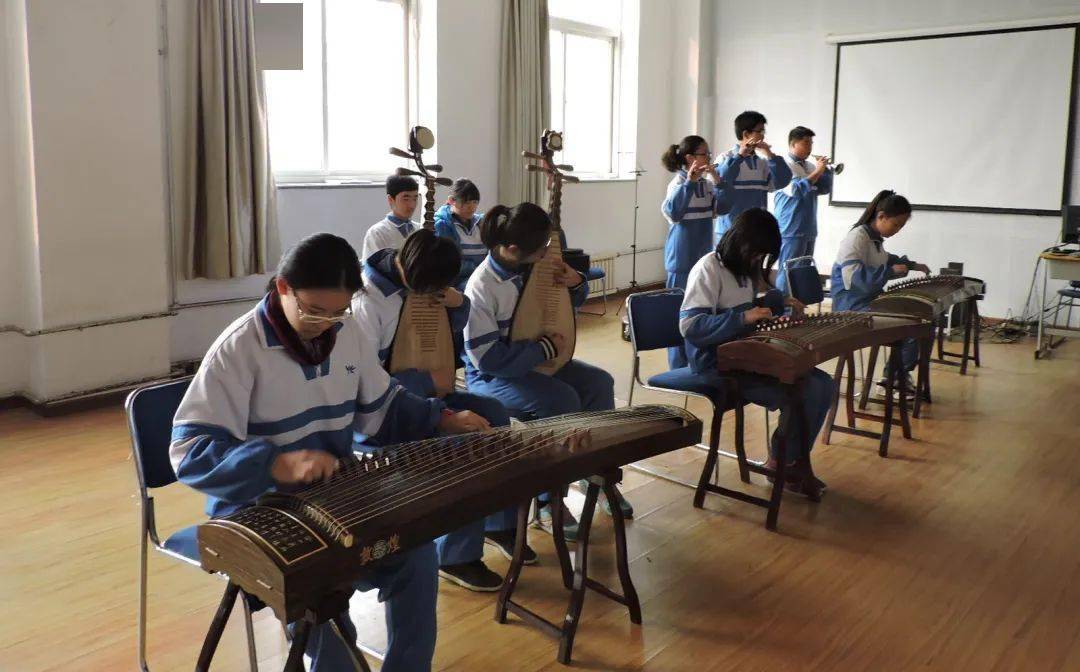 大连市第四十四中学校长迟伟让每一个学生都能自主发展