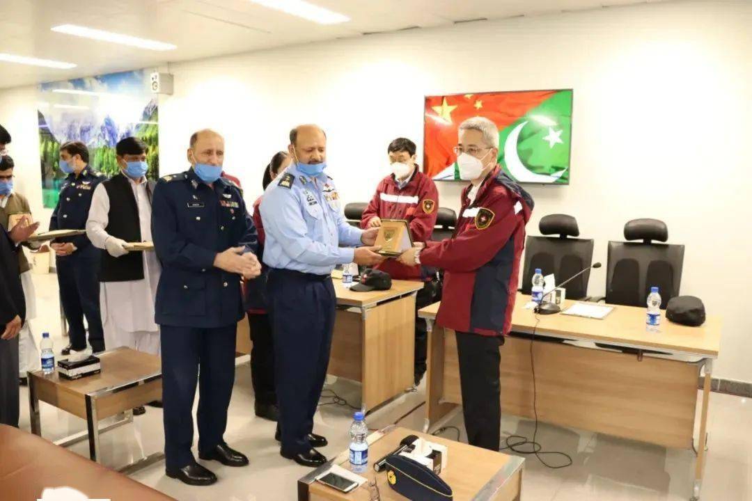 新闻快递精研学术惠泽患者记最美科技工作者李风森教授