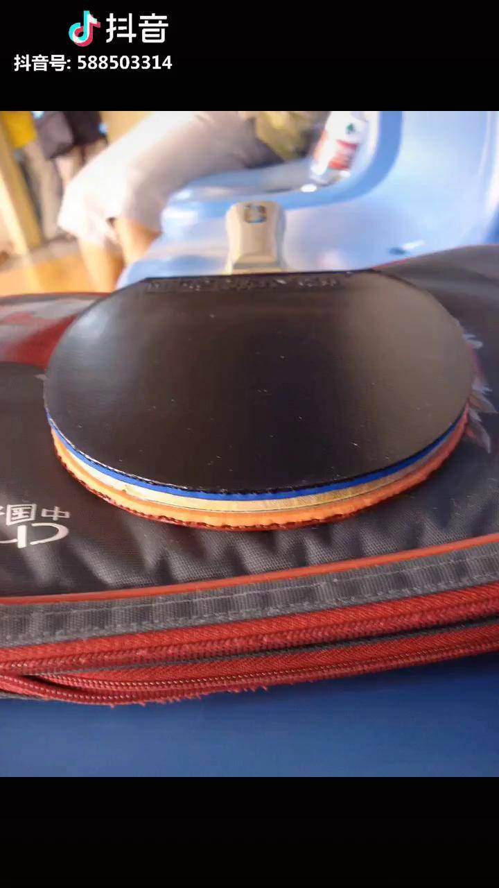 张继科的球拍怎么粘的?来看看