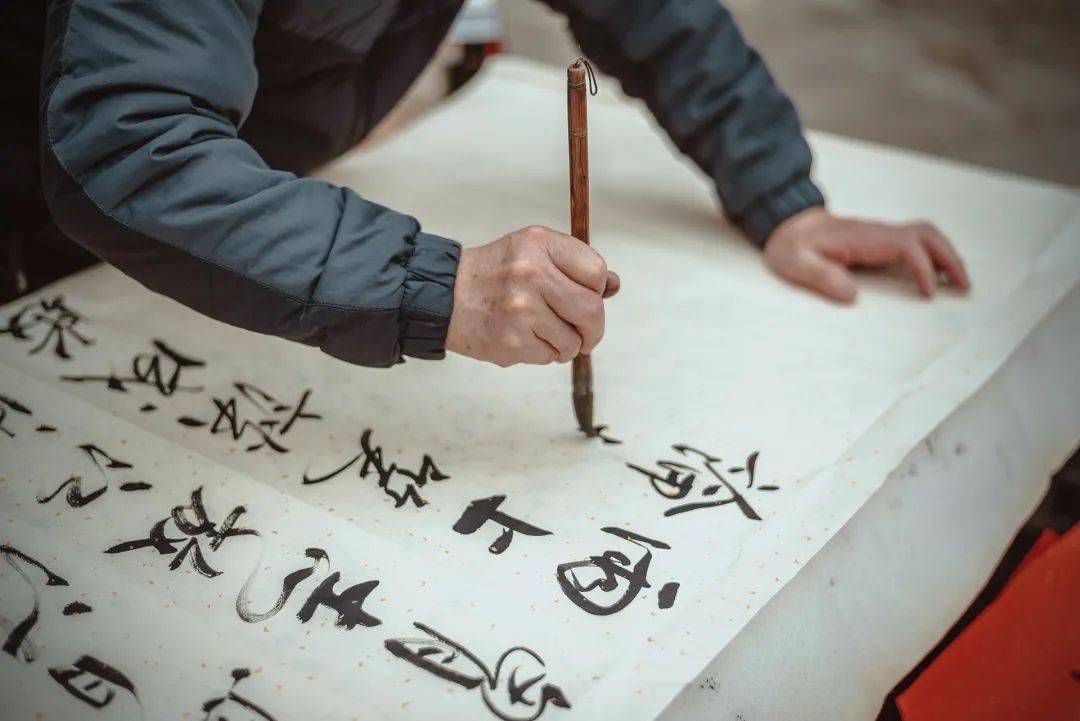 挥毫泼墨在金山主题系列体验活动第七期篆书字体的书写体验文化沙龙
