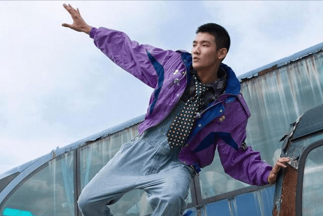 梅式财团梅尼耶背景普通相貌平平却为何能坐拥千万铁粉