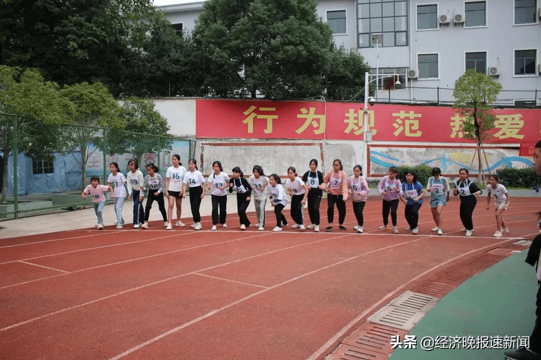 临川七中学生图片