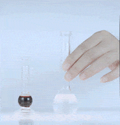 现实眼里写满故事,脸上不见风霜,现实吗?