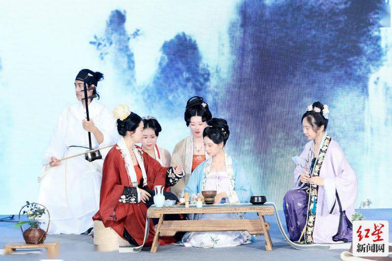 生活|天凉了，成都茶博会邀你共饮一杯暖暖的养生茶