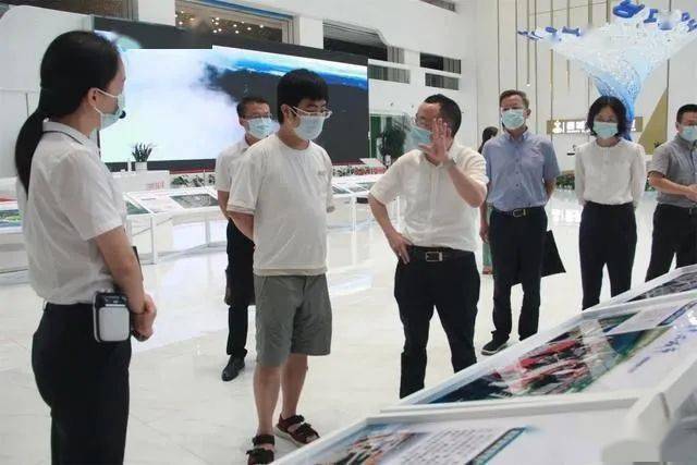 30岁就带着数百亿退休了,他才是最懂急流勇退的互联网创始人_徐逸