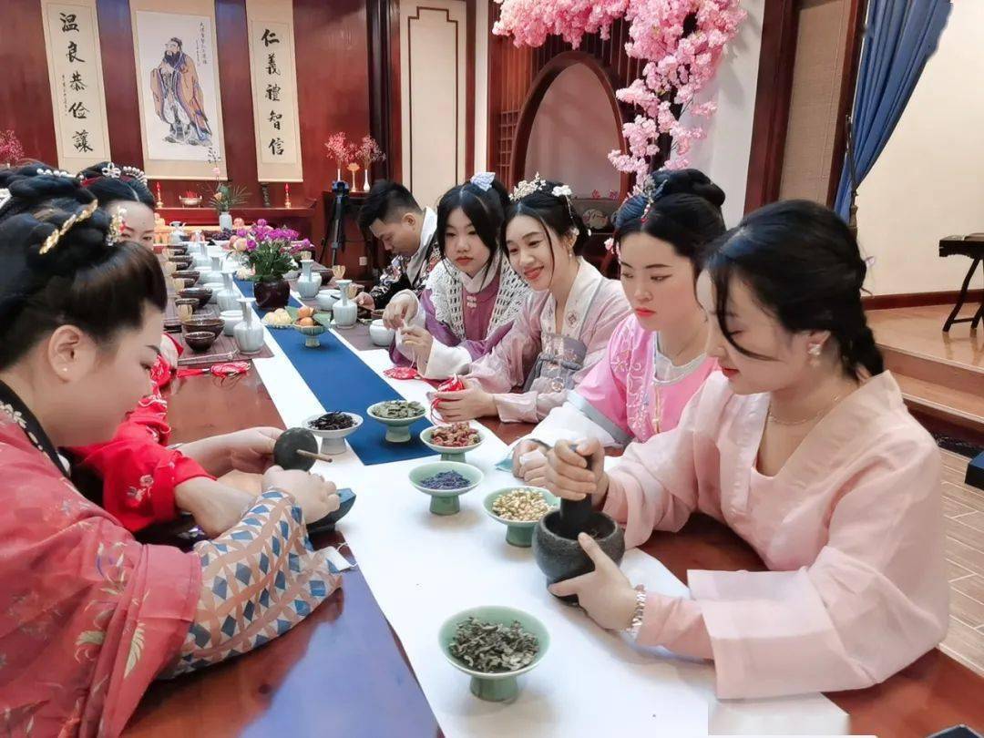 内含福利丨打卡衢州最大汉服体验馆,带你穿越千年!_国际大酒店