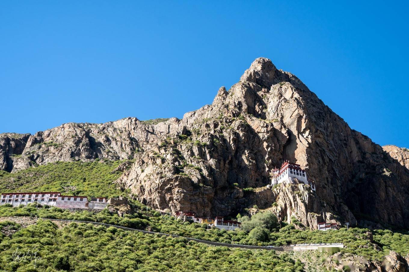 需要3小时7215门票:无需门票,山高路窄,减速慢行具体地址: 林周县