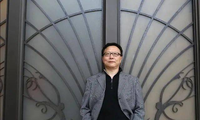 知名华裔教授被告"种族歧视"停课,只因课上放了一部英国电影?_盛宗亮