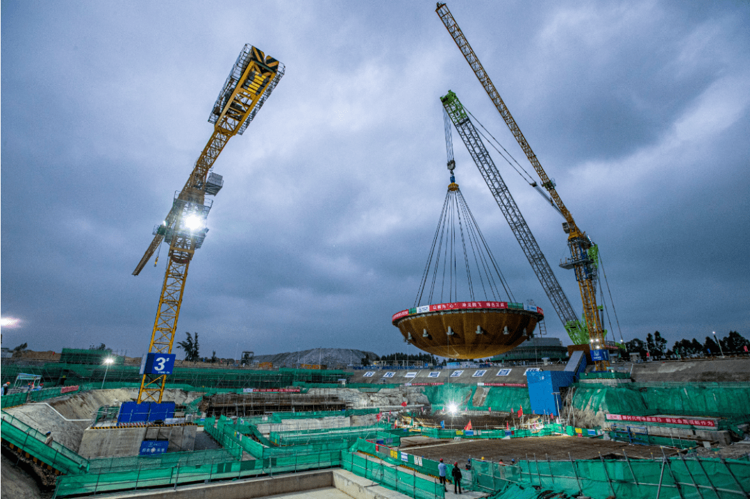 重 1380 吨，玲龙一号核反应堆钢制安全壳底封头吊装成功