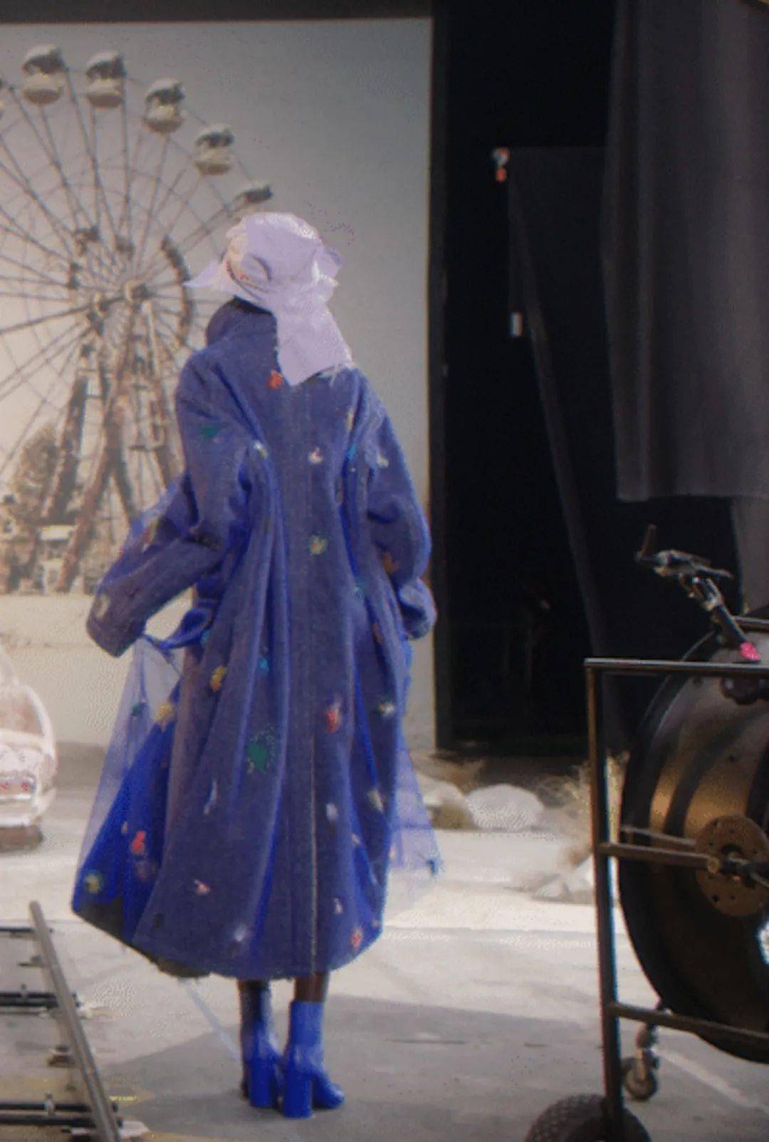 设计 Maison Margiela 2022 春夏系列 带你进入 “时尚鬼才”John Galliano的幻想世界