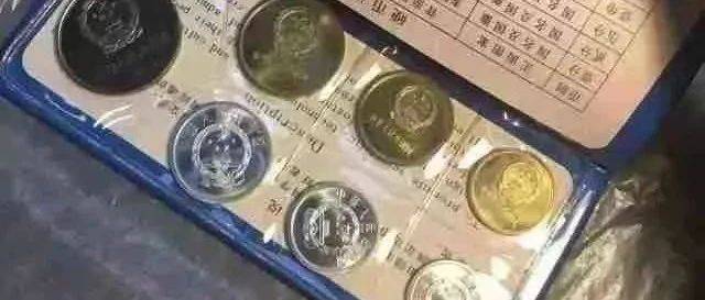 1980年的5分钱硬币，带这种小星的最值钱！_天王