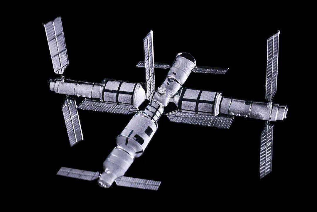观方好物 | 神舟十三号官方纪念章发行！前200名还有惊喜赠品