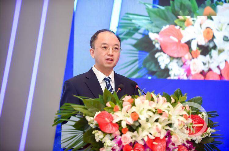 重庆渝中区将打造解放碑朝天门世界知名商圈区长黄茂军划重点