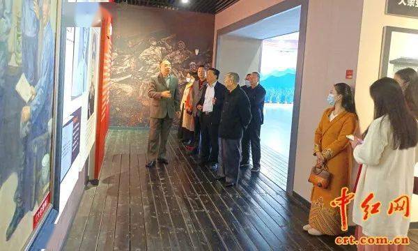 10月24日,广东省南雄市老促会会长涂运发率领本会工作人员到江西省