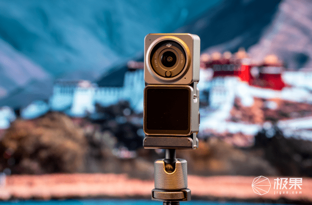 大疆「颠覆性」运动相机上手！模块化设计，一秒“吸”走你｜附视频