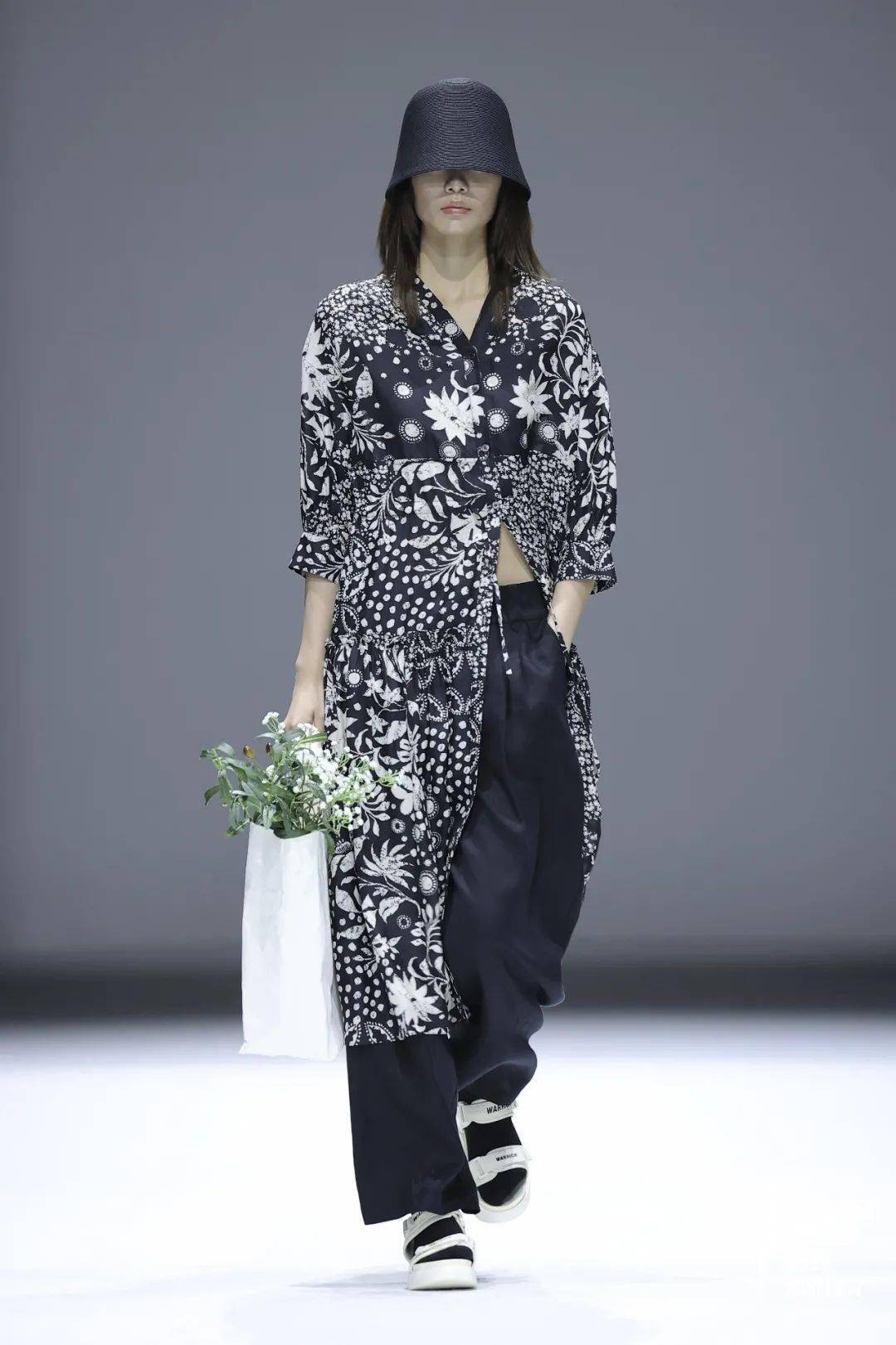 服装 S/S2022深圳时装周｜DAY4：别样角度，诠释「型」之烂漫
