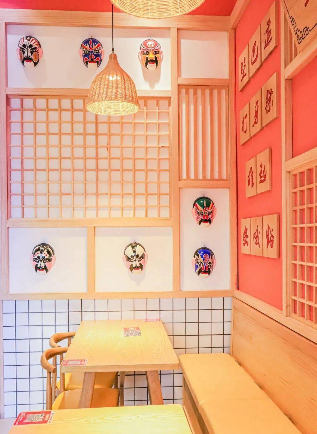 人气爆棚传承四川小吃打造国潮小吃店别问吃它