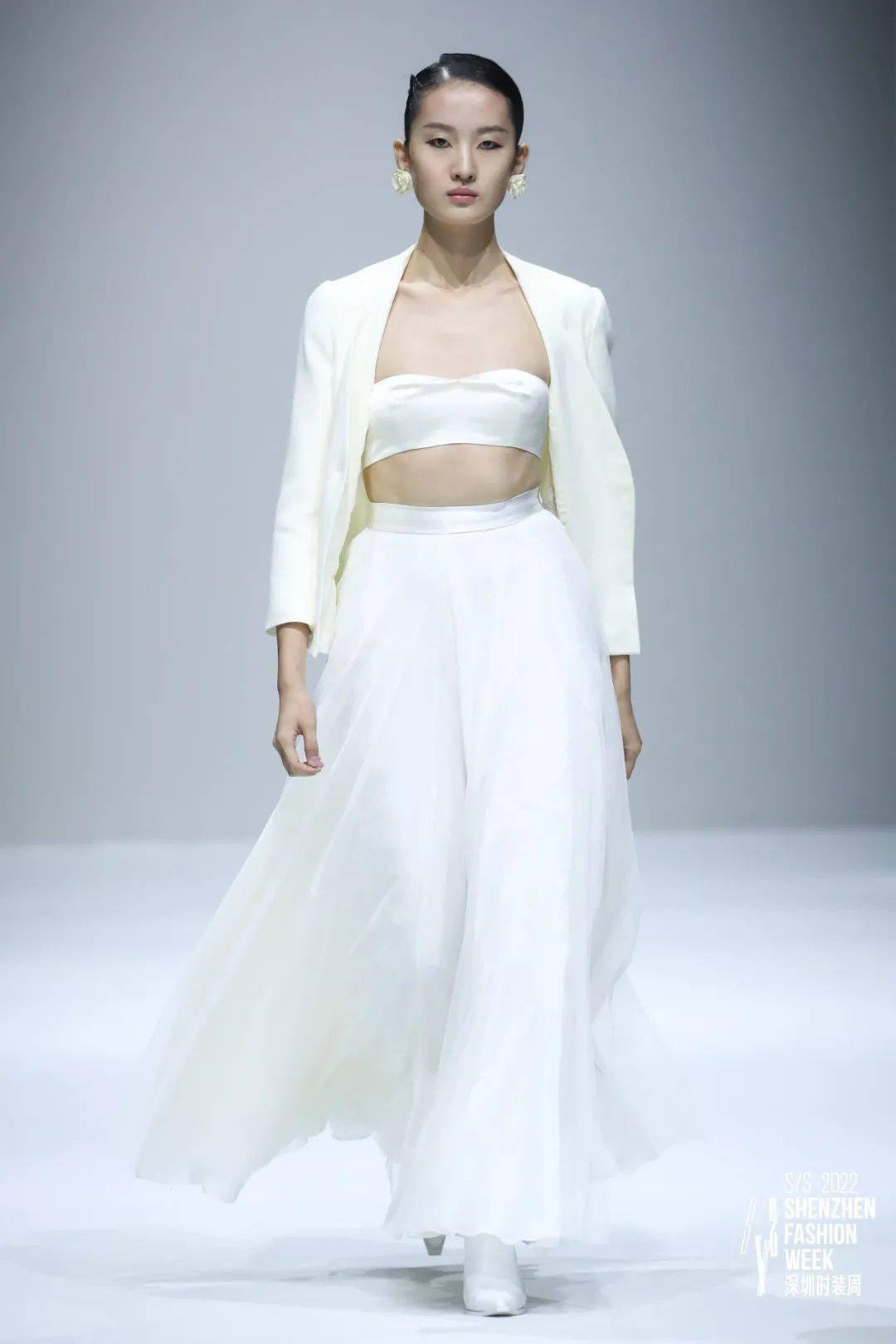 服装 S/S2022深圳时装周｜DAY4：别样角度，诠释「型」之烂漫