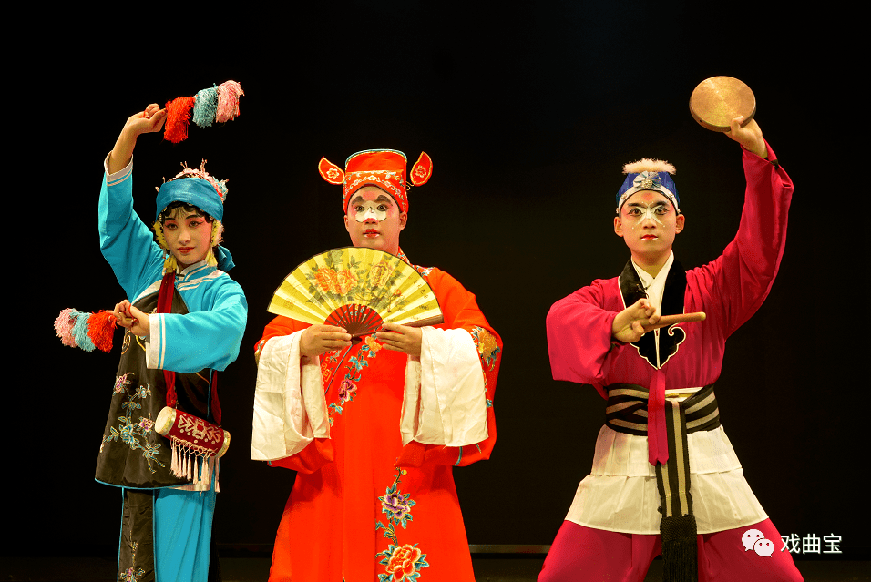 《打花鼓》本次拍摄中,摄制团队深切感受到了咸丰县南剧艺术传承保护