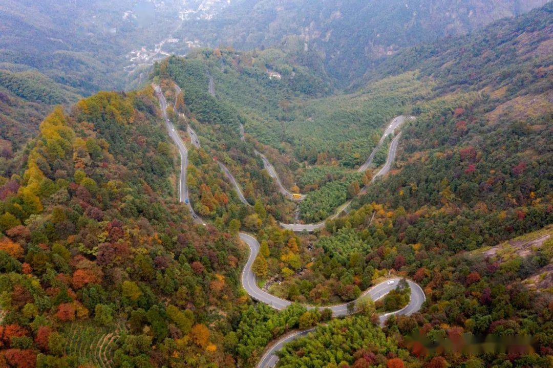 想必来过的人都印象深刻九华山那蜿蜒盘旋的盘山公路盘山公路我悟了