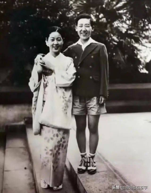 老照片,穿裤衩的川岛芳子喜笑颜开,除夕之夜的张学良郁郁寡欢_林徽因