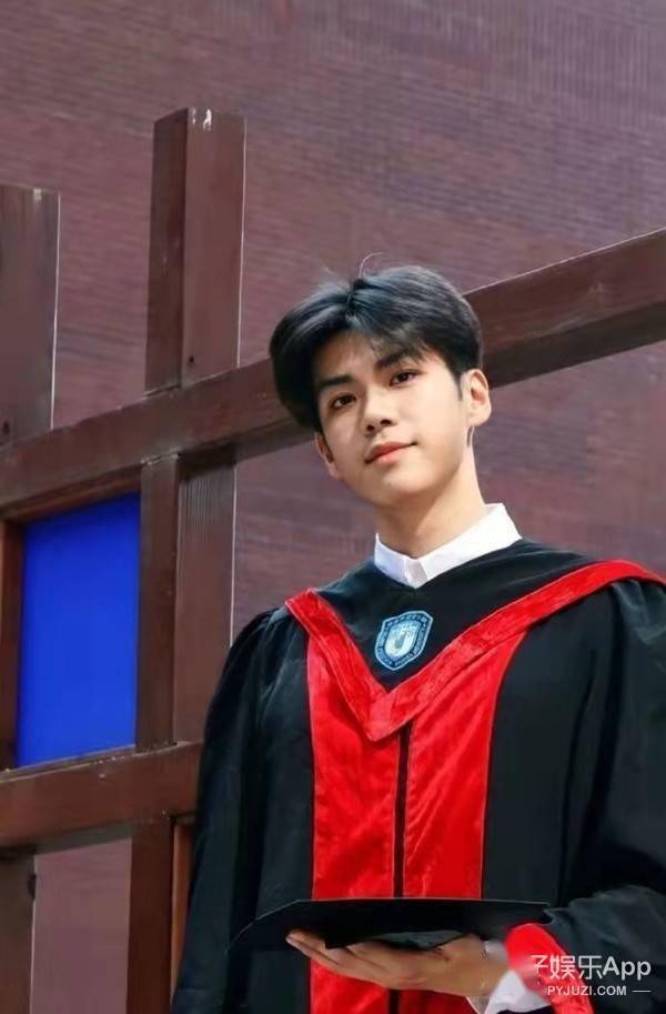 校园小说男主从此有了脸…