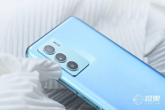 mAh|vivo T1真机上手：骁龙778G+5000mAh大电池，1799售价很亲民