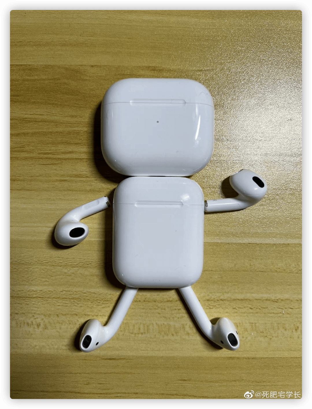 救命每日一图 丨救命，我的 AirPods 成精了