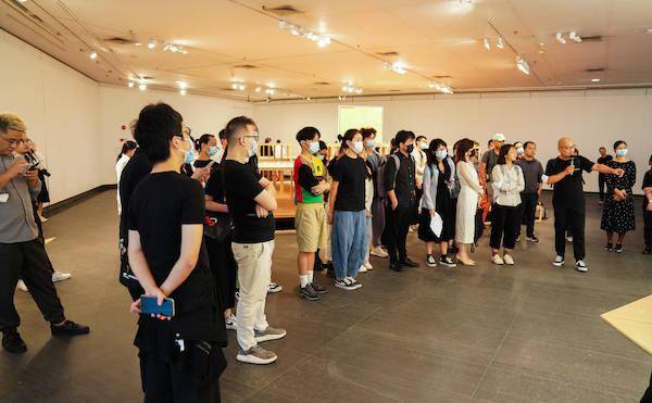 胡介|《画刊》封面计划的“快与慢”：媒体生产与艺术反思