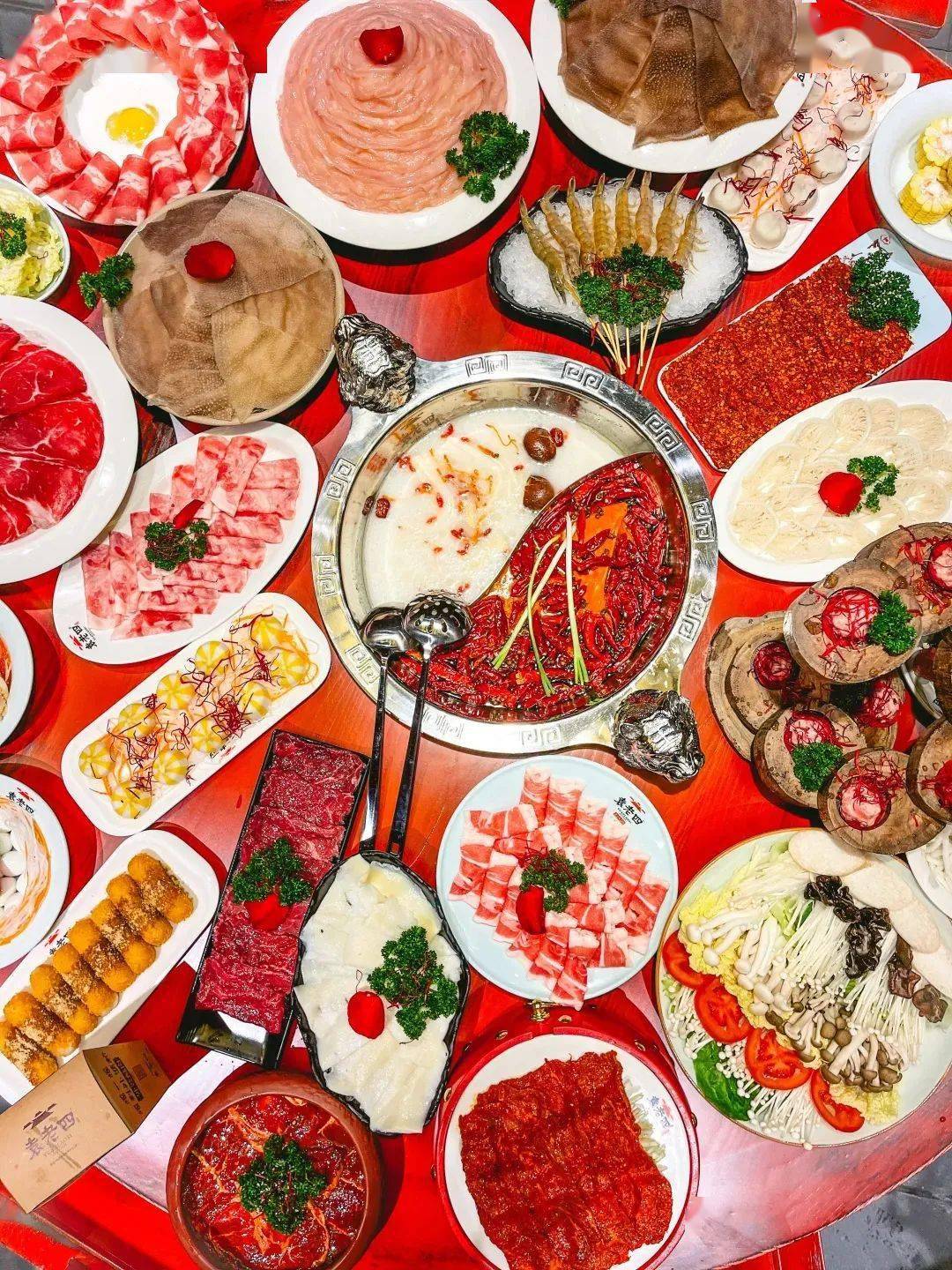 的温度,麻与辣在舌尖上的热烈碰撞,一场酣畅淋漓的火锅盛宴即将开启