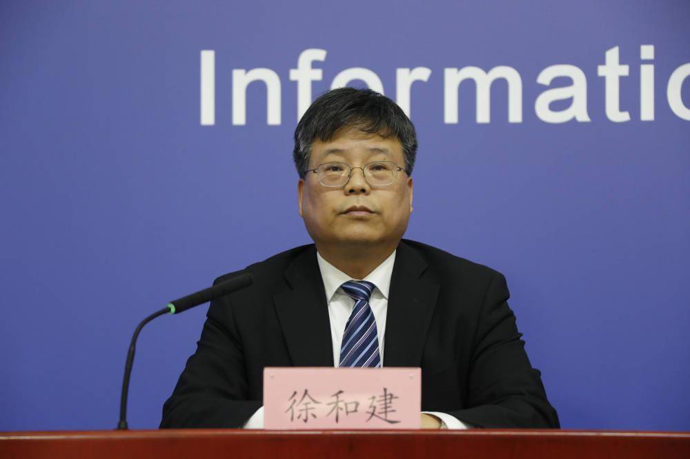 病例|发布会汇总｜一婚礼摄影师确诊涉三区两地铁，核心区酒店暂停婚宴