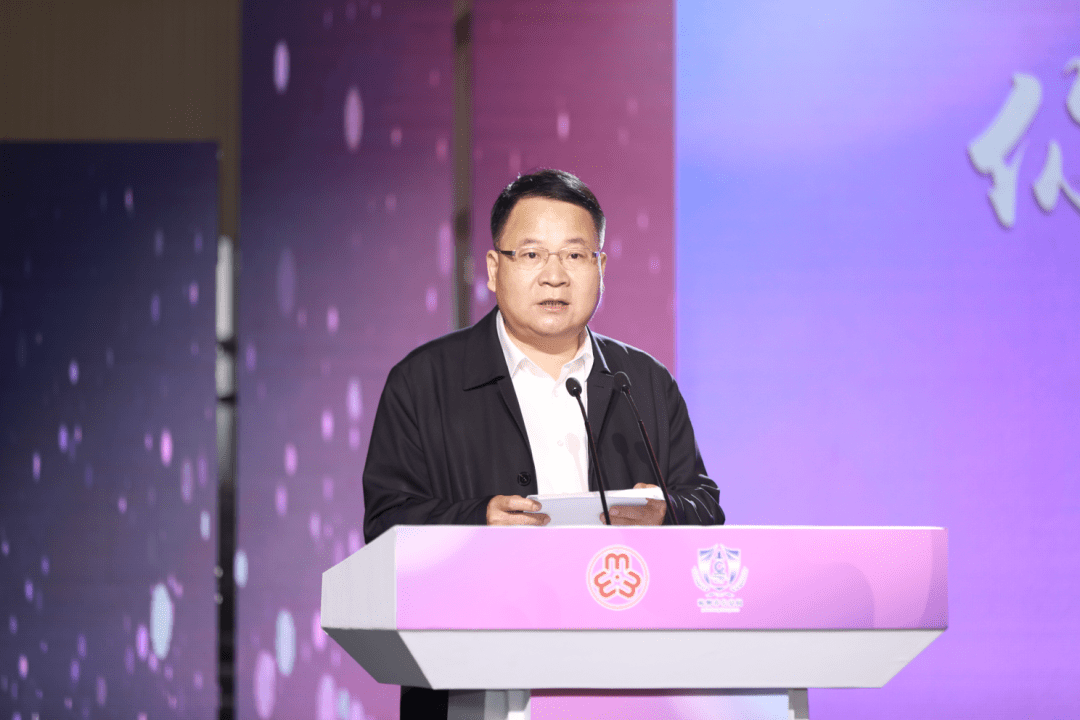 ai临头条你我同心反诈同行巾帼义警反诈宣传护杭城万家平安