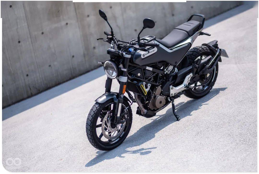 husqvarna叛逆狂野高質感的北歐黑箭svartpilen250