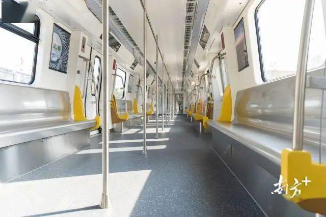 深圳地铁14号线喜提首列无人驾驶车_列车
