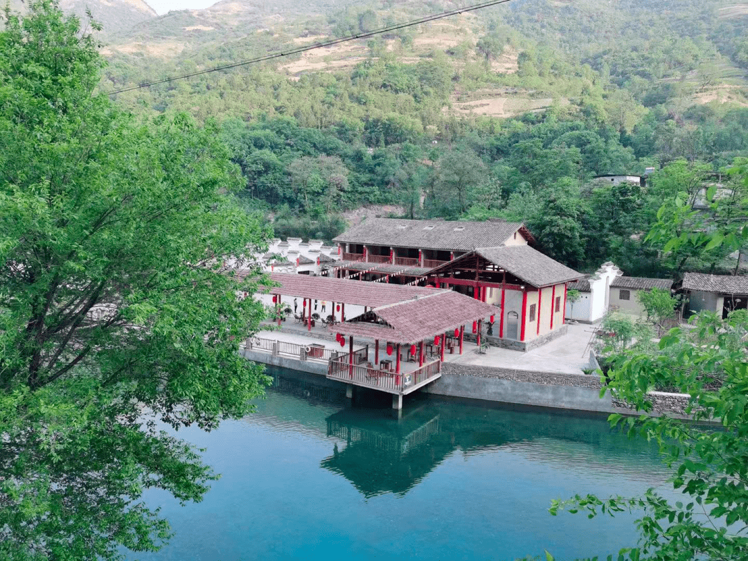 羊山民俗村可以