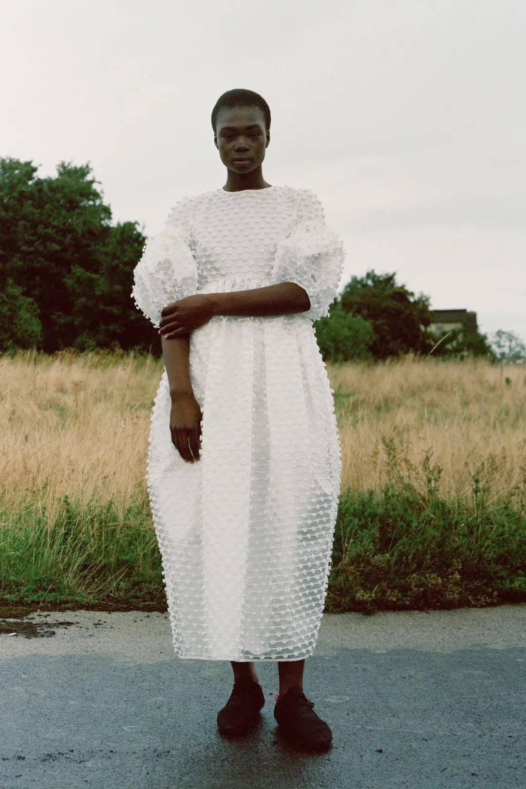 品牌 为「童话」找到合适的安放,来自北欧的浪漫!Cecilie Bahnsen将心跳融入到雨声、风声、吉他声中!