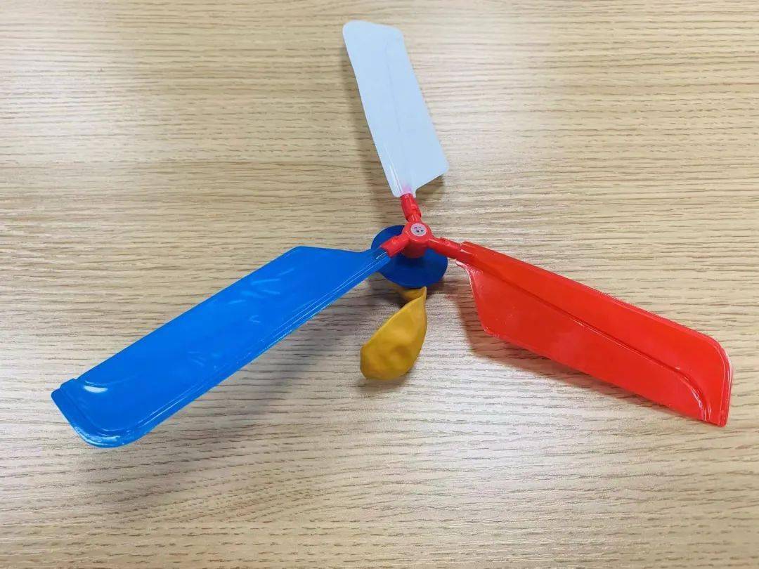 报名科学小实验气球直升机