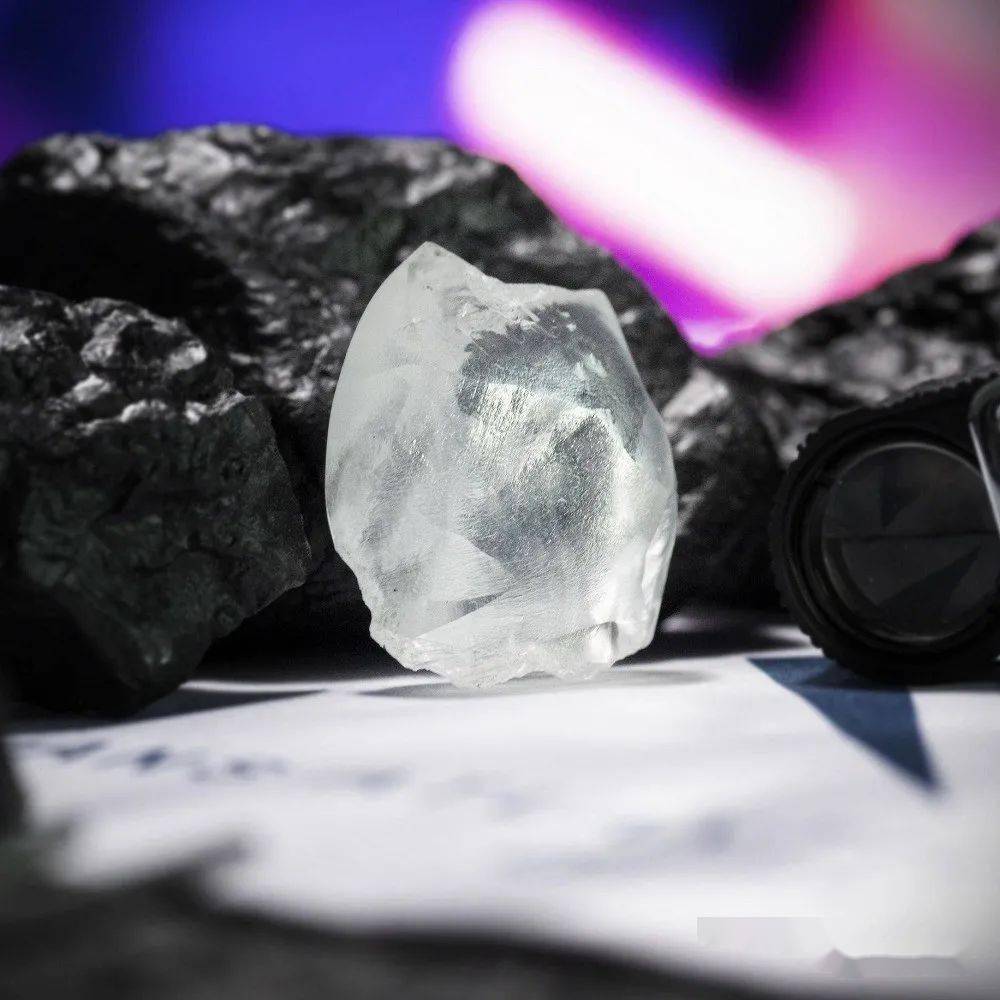 新闻｜打破迪拜钻石招标纪录！一颗118.58克拉钻石原石以521.8万美元 