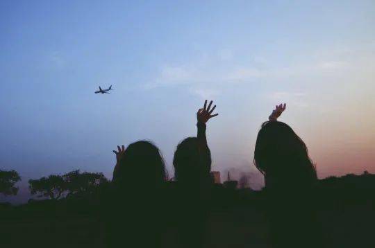 关系|“如果人类有尾巴，见到你我就会忍不住摇起来” 这里有最喜欢一个人的50种模样。