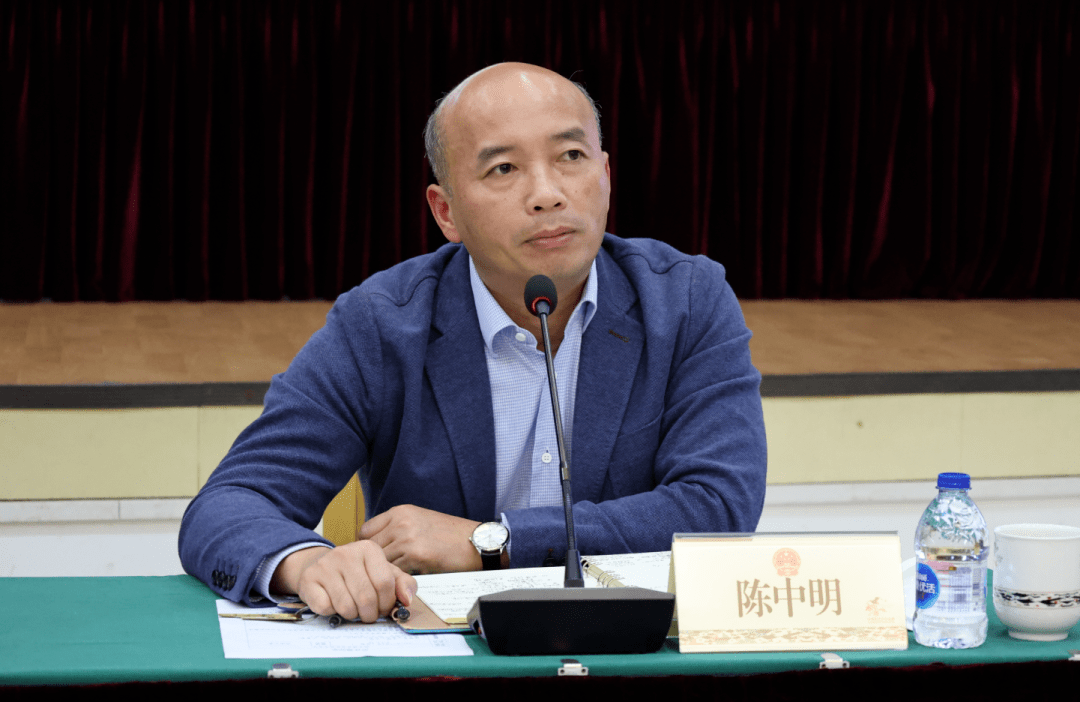 陈中明在会上要求,要不断提高政治站位,切实增强做好换届选举工作的