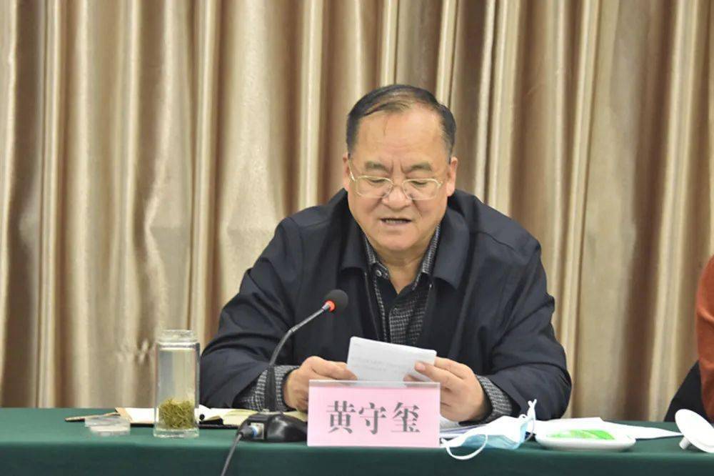 着力推动艺术创作出精品出效益出人才