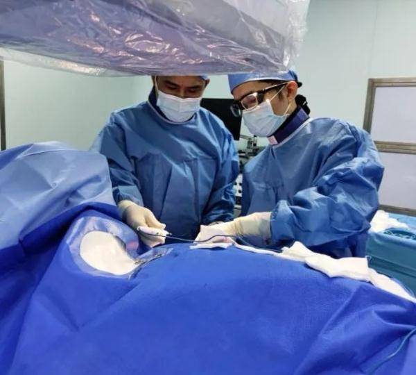 病房|90分钟14次电击！网友看完泪奔：这波天使战胜了魔鬼！